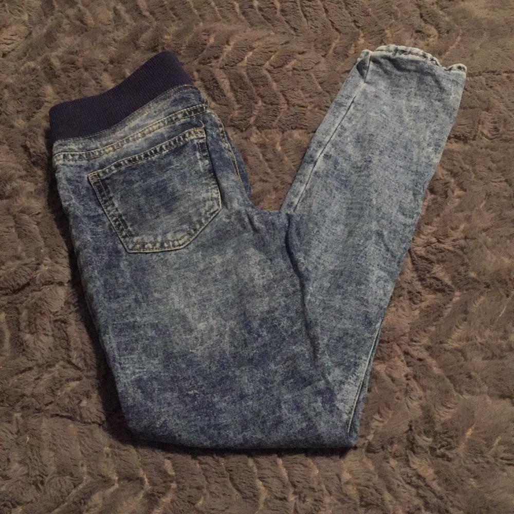 Skinny leggy jeggings with elastic waist